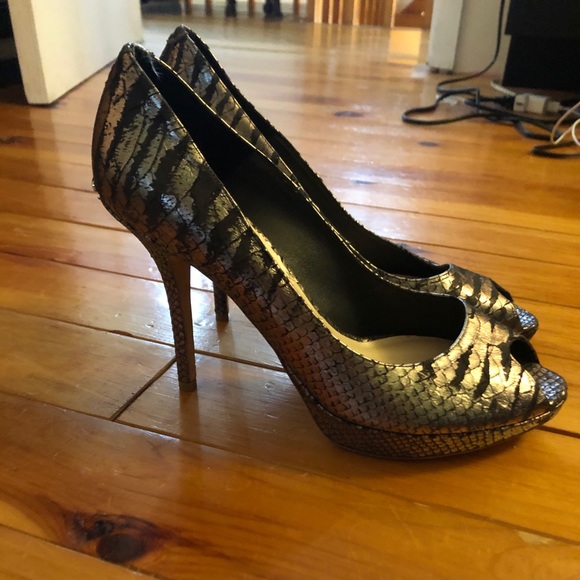 Dior | Metallic Textured Platform Pumps | Size 41 - Picture 3 of 3